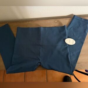 Soma Slimming Crop Legging in Shadow Blue